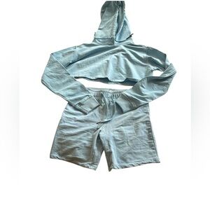🛍️ 2/$20 🛍️ F21 Sky blue cropped hoodie & shorts set (size S)